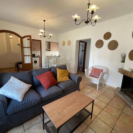 Agradable casa rural con chimenea en interior Higuera De La Sierra  Exterior foto