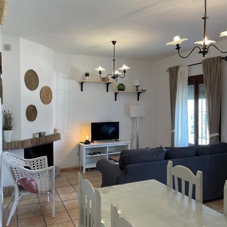Agradable casa rural con chimenea en interior Higuera De La Sierra  Exterior foto