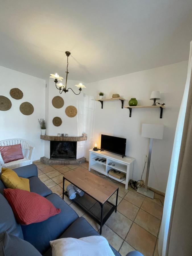 Agradable casa rural con chimenea en interior Higuera De La Sierra  Exterior foto