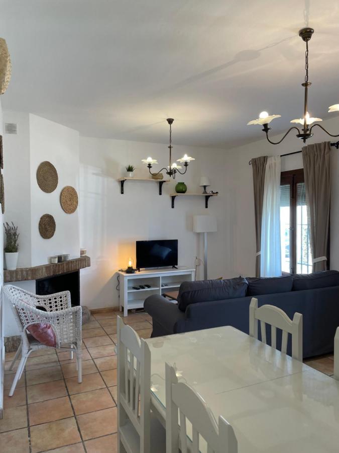 Agradable casa rural con chimenea en interior Higuera De La Sierra  Exterior foto